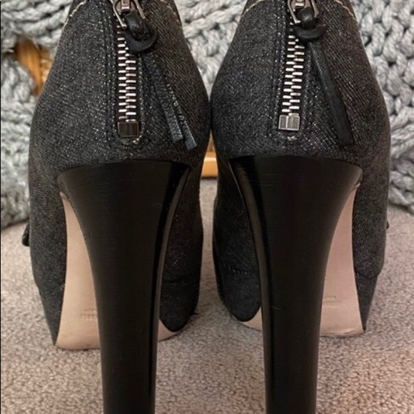 Excellent condition! Miu Mui heels. Beautiful! - Picture 3 of 4